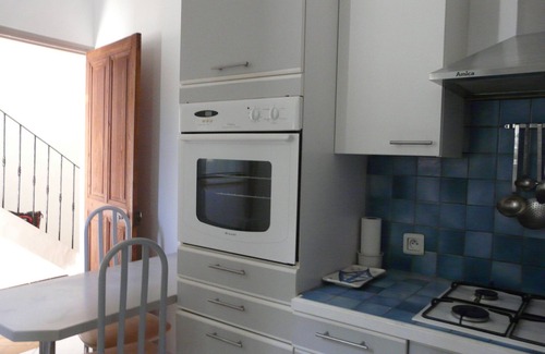 Orange House | two-bedroom townhouse with garden, close to the antique theatre