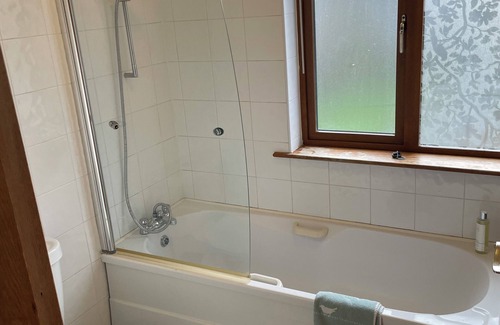 Crosshaven House | Two bedroomed house close to villagen