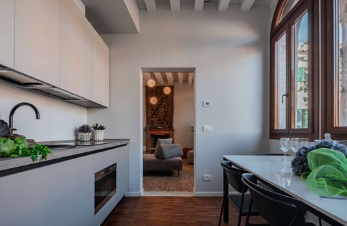 Dorsoduro Apartment | Two bedrooms apartment in an Historic Palace