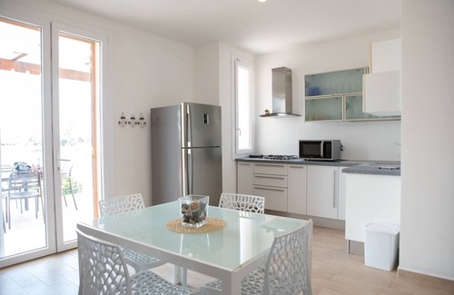 Boncore House | Two bedrooms holiday house with garden (TL33)