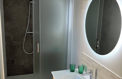 Nogent-l'Abbesse Bed & Breakfast | Two cocooning guest rooms in the center of the vineyards. Pets not allowed