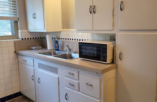 Roselawn Finance Apartment | Two Cozy apartments in the same building