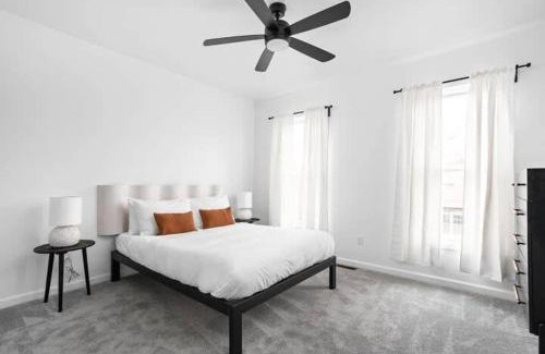 Holy Cross House | TWO CozySuites 3BR - Arsenal Heights, Indy