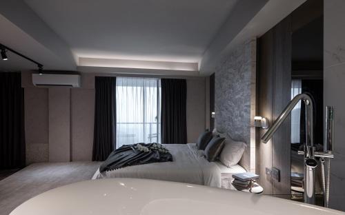Ruifang House | Two Easy Inn