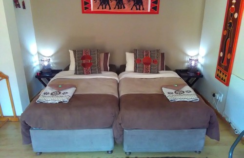 Sabie House | Two Falls View - Guesthouse - Elna Falls Suite