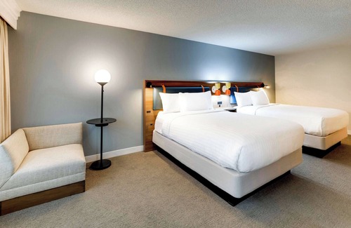 Oyster Point Hotel | Two Family-friendly Units, Pets are Welcome! Close to Costaños Canyon Park