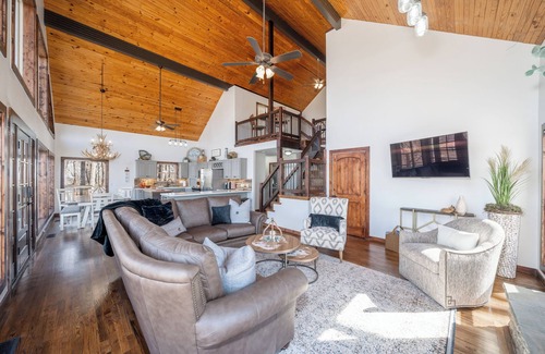 Bixby Other | Two Homes on 160 Acres. Stocked Ponds, Firepits. Just 30 minutes from Tulsa.