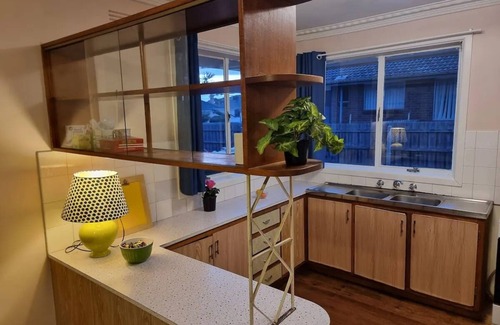 Tullamarine House | Two Pines, house near airport and shopping!