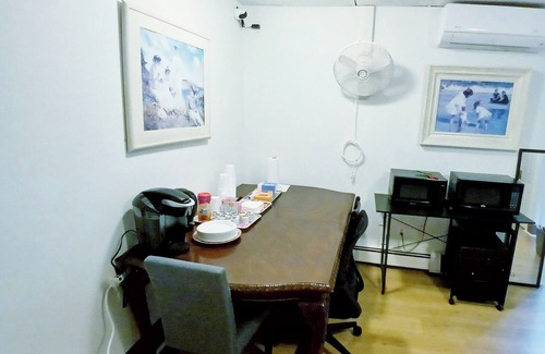 New London House | Two Private Rooms with one Exclusive Bath, half mile to Rt. 95, Self check-in