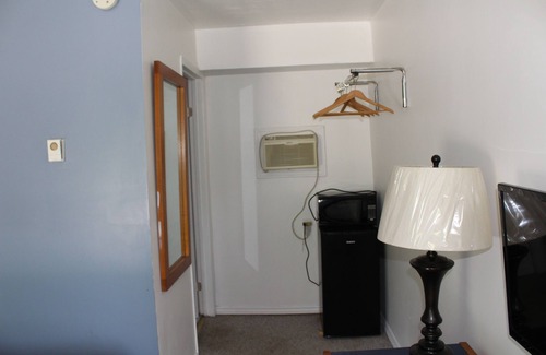 Papineau-Cameron Hotel | Two Rivers Motel
