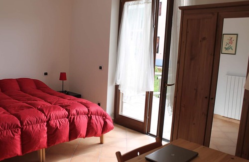 Calizzano Apartment | Two-room apartment with private garden
