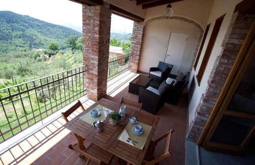 Fosdinovo Apartment | Two-room apartment in farmhouse surrounded by greenery and a few kilometers from the sea