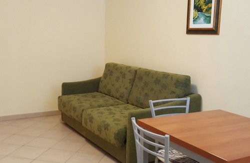 Viserbella Apartment | TWO-ROOM APARTMENT SUITE No. 5, 20 METERS FROM THE SEA, in VISERBA, WITH PRIVATE PARKING.
