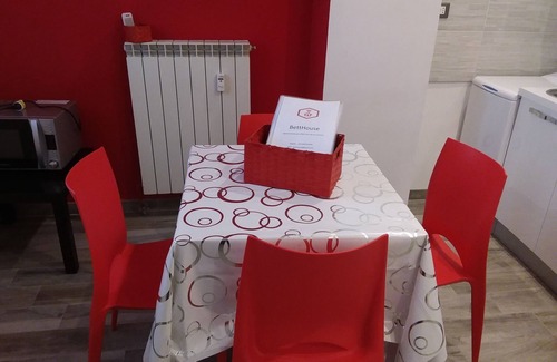 San Donato Apartment | TWO-ROOM APARTMENT NEAR FAIR, HISTORICAL CENTER, UNIVERSITY AND S. ORSOLA HOSPITAL
