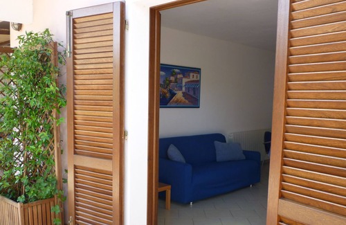 Procchio Apartment | TWO-ROOM APARTMENT NEAR THE BEACH Promo from 9/9/17 € 500 1 week € 800 2 weeks