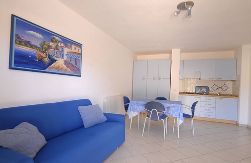 Procchio Apartment | TWO-ROOM APARTMENT NEAR THE BEACH Promo from 9/9/17 € 500 1 week € 800 2 weeks