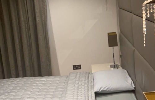 Fryent House | Two rooms Available for Daily and weekly Stays Family Friendly House