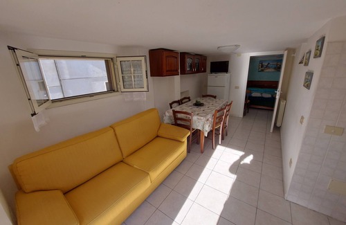 Montescudaio Apartment | Two rooms on the Tuscan hills just 11 km from the sea price crisis