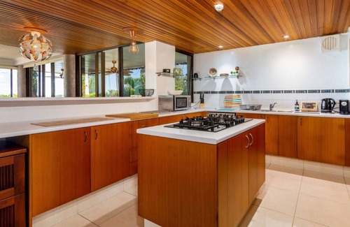 Sandstone Point House | Two Storey Unit With Breathtaking Views