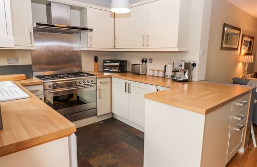 Staveley Cottage | TWO THE CHAPEL - STAVELEY, family friendly in Staveley