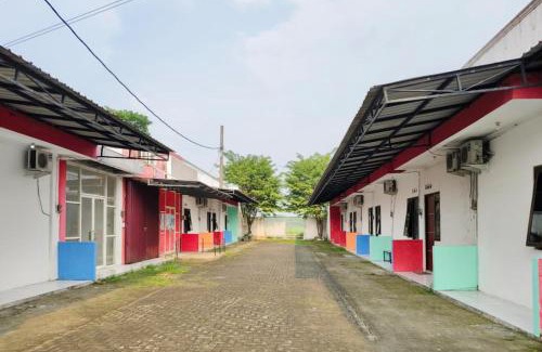 Mojokerto House | TwoSpaces Living at Bypass Homestay, Mojokerto
