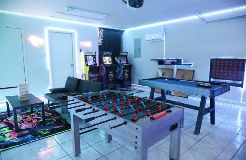 Haltom City House | TX Getaway PS5-Xbox, GameRoom, BBQ, Attractions