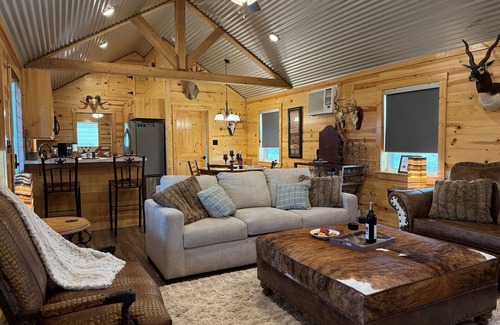 Gatesville Resort | TX Retreat | Lux Outdoor Experience in Texas Hills
