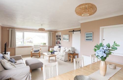 Benllech House | Ty Bedw
