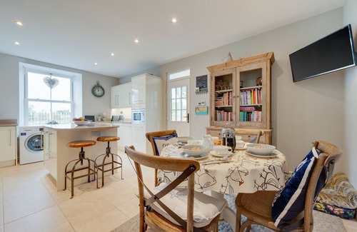 Dolgellau House | Tŷ Brithdir - Four Bedroom House, Sleeps 8