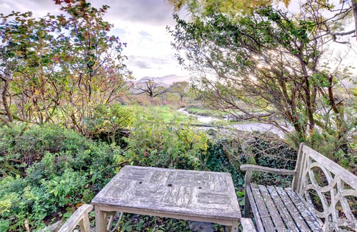 Dolgellau House | Ty Capel Carmel - Three Bedroom House, Sleeps 5