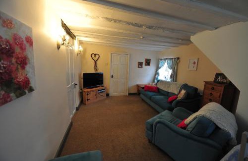 Dolwyddelan House | Ty Capel Isa