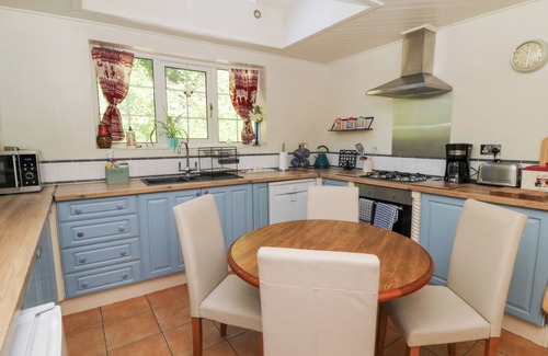 Margam Cottage | TY CAREDIG, pet friendly, character holiday cottage in Pontardawe