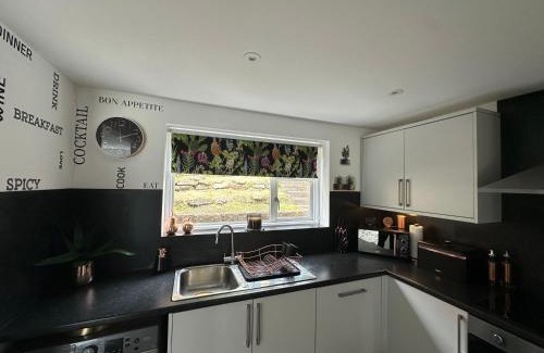 Cwmcarn House | Ty Cwm - Cwmcarn Valley House