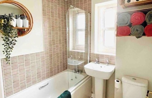 Llanfoist Apartment | Ty Lafant - A Beautiful 2 Bedroom House and Garden, Abergavenny