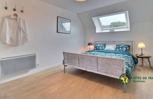 Locoal-Mendon House | Ty Lapaul - LOCOAL MENDON