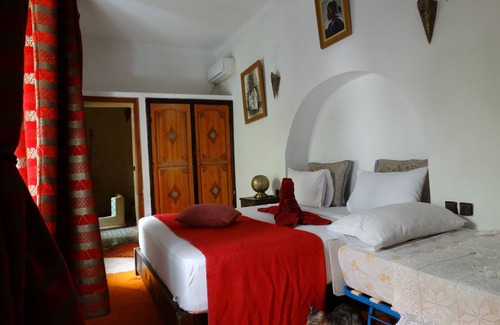Sidi Ben Slimane El Jazouli Bed & Breakfast | Typical and lovely Riad in the heart of Marrakech 11 Rooms 28 people nn