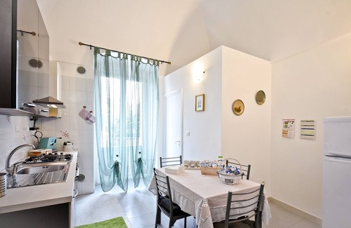 Locorotondo Apartment | TYPICAL HOUSE WITH STARS IN THE CENTER