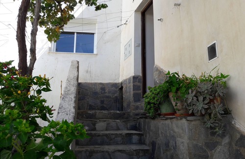 Senes House | Typical house with patio in ALMERIA Andalusia. 4 people in peace.
