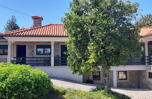 Valenca House | Typical house with swimming pool