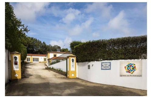 Santa Maria e Sao Miguel House | Typical Portuguese country house with pool 'Quinta do Pé Descalço'
