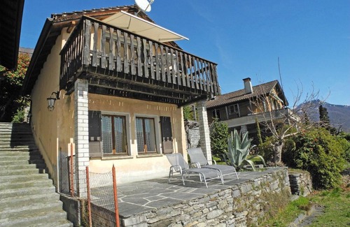 Orselina House | Typical, simple Ticino Rustico (60 m2) in a very quiet and sunny location