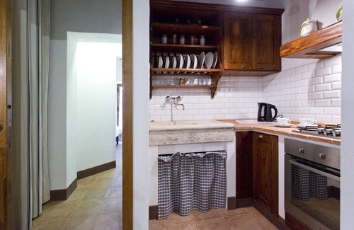 Monticiano Apartment | Typical Tuscan residence in an ancient village on the outskirts of Siena