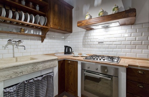 Monticiano Apartment | Typical Tuscan residence in an ancient village on the outskirts of Siena