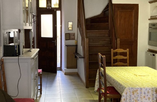 L'Ile-Rousse Apartment | Typically Corsican apartment 3 minutes walk from the beach