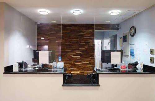 Tysons Hotel | Tysons Corner Suites, A Baymont by Wyndham
