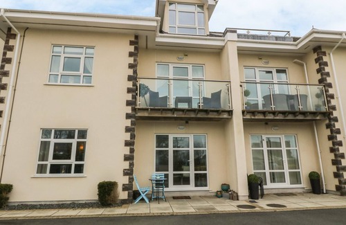 Edern Apartment | TYWOD A MOR, family friendly, country holiday cottage in Morfa Nefyn