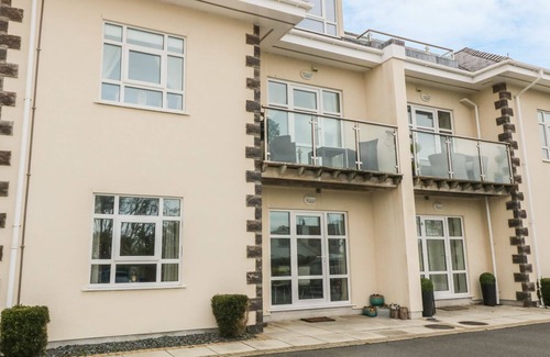 Edern Apartment | TYWOD A MOR, family friendly, country holiday cottage in Morfa Nefyn