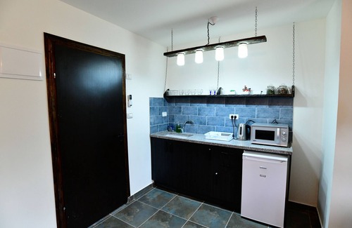Hosen House | Tzlil Hateva