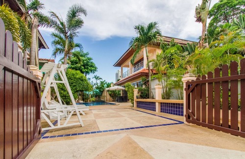 Na Kluea House | U TALAY POOL VILLA - CLEAN & COMFORTABLE
