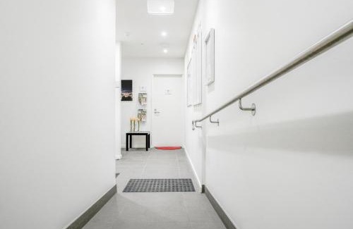 Brunswick West Apartment | U1 Brunswick Living Ground Floor Patio Close to APT and CBD Free Wifi Tram at Doorstep